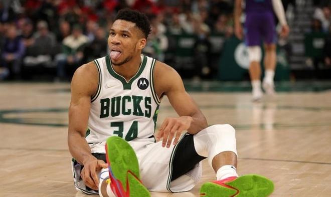 雄鹿新秀表现惊艳，全场观众掌声不断，可是选择一起结果具有然后就是.